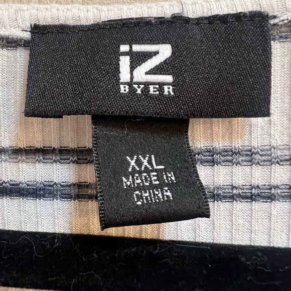 Stripe Cross Front Tank. (Size Junior XXL) - Picture 4 of 5